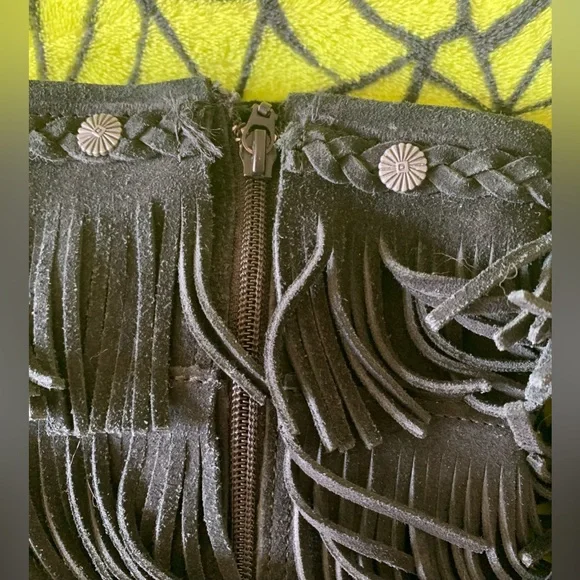 MINNETONKA - Five Layer Fringe Moccasin Boots - Picture 6 of 9